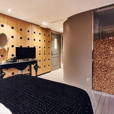 Le Clos Des Terres Soudees 400m2 Dans Les Vignes *